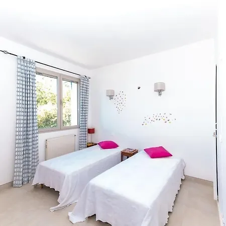 In Closed Domain In Cannes *