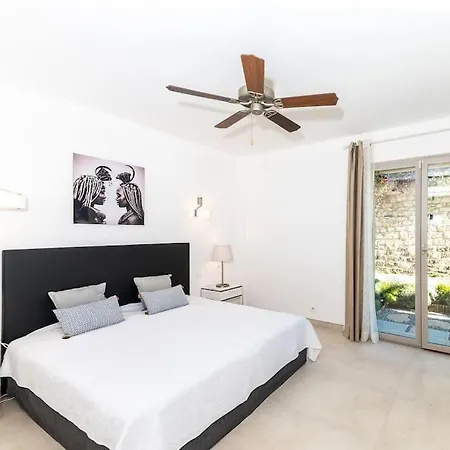 בית נופש In Closed Domain In Cannes *